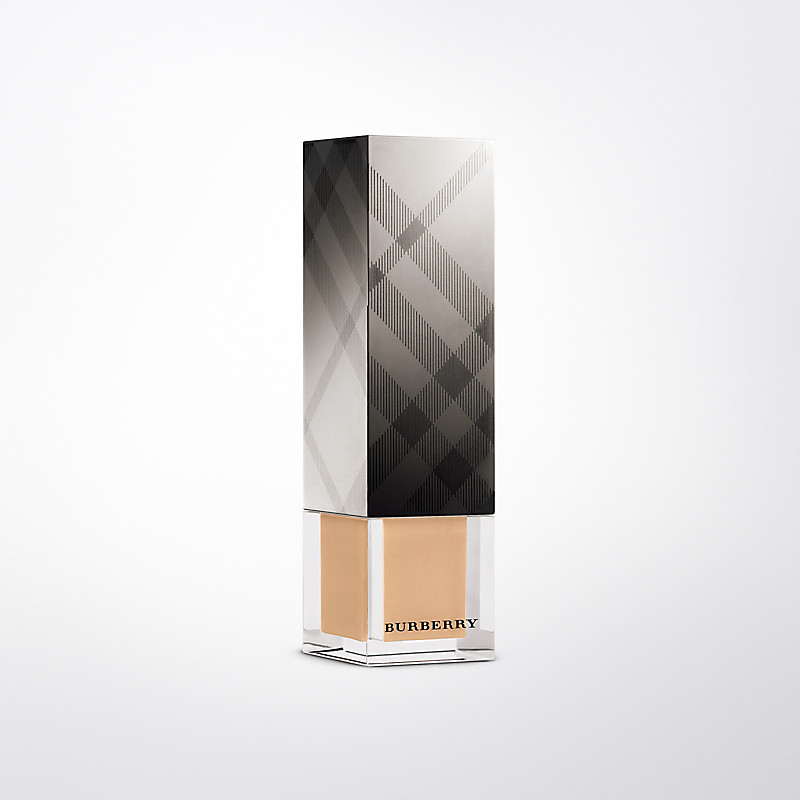 Burberry博柏利 轻透粉底液 - Trench色04号  37480721