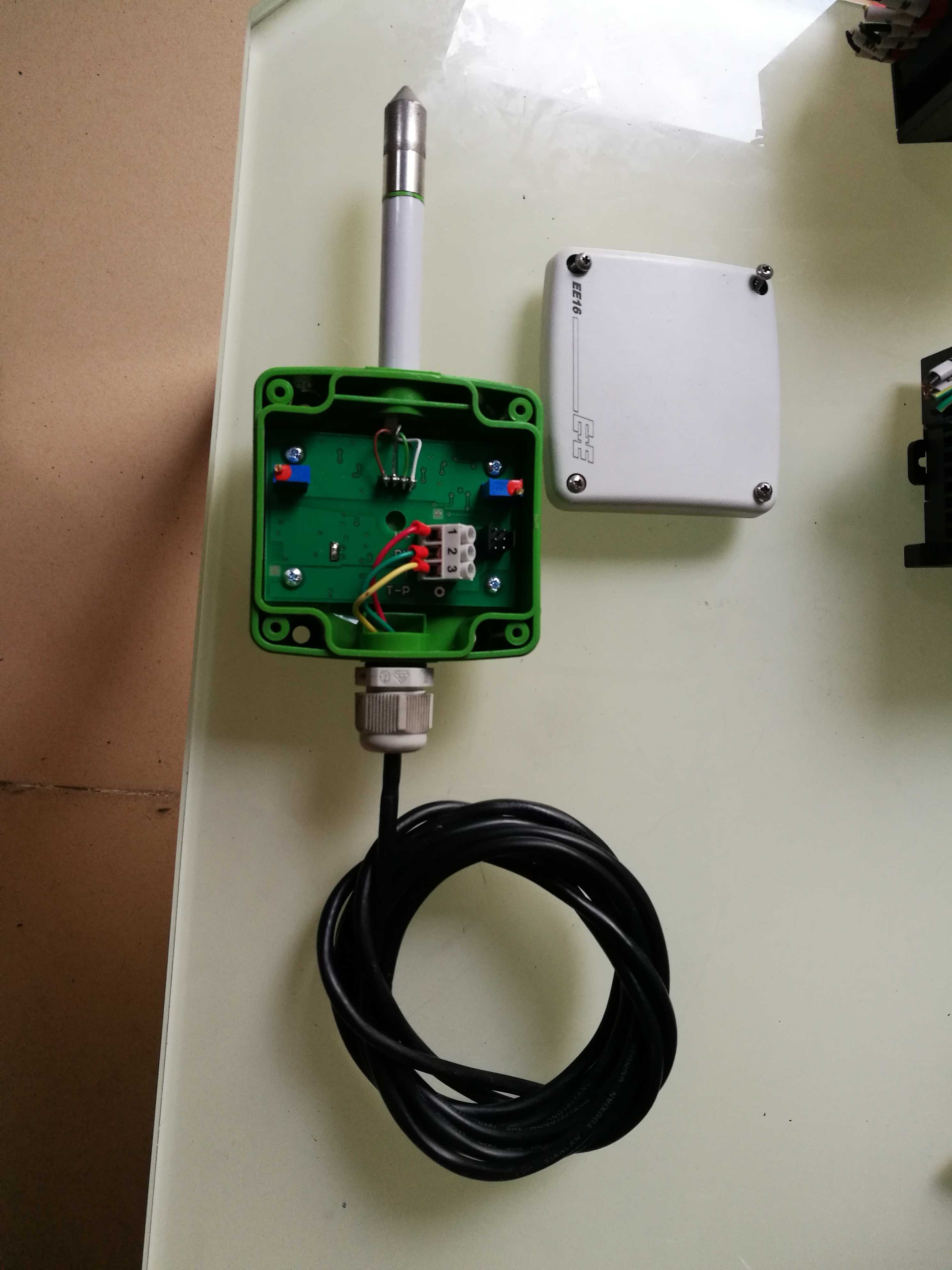 Unloader original fitting EE16-FT6A23 TEMPERATURE AND HUMIDITY TRANSMITTER Colour New Bag for Good Use