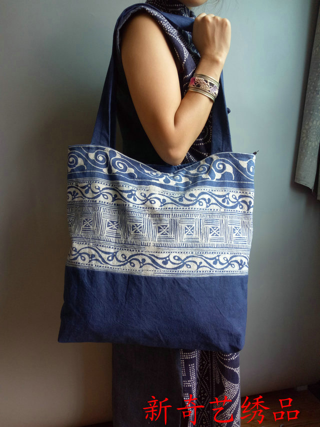 Ethnic Wind Original Old Embroidery Improved Miao Handmade Old Embroidered Sheet Portable Single Shoulder Bag Inclined Satchel Y0006