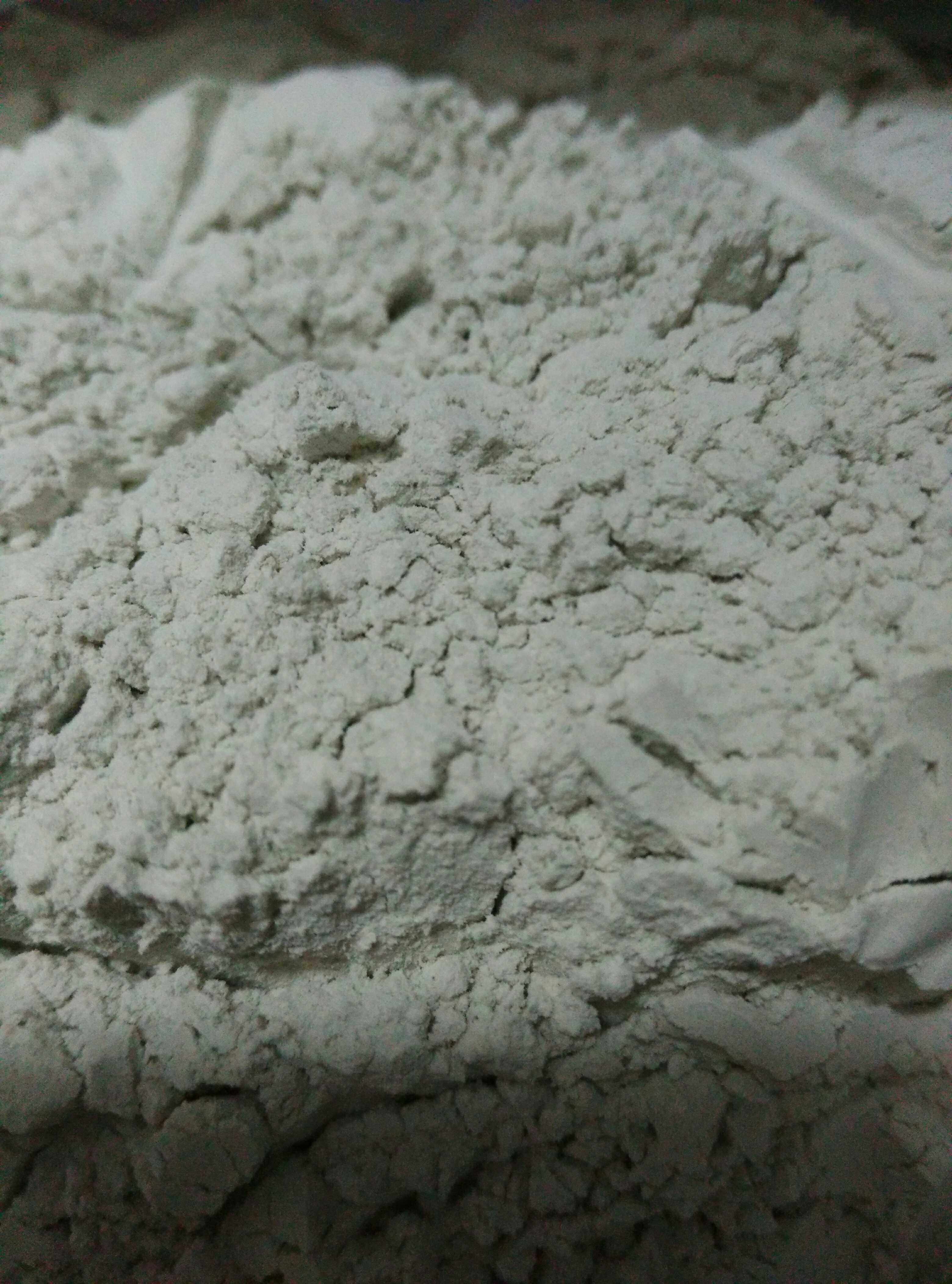 Five pounds of white cement, 425 grades, caulking, repair, decoration