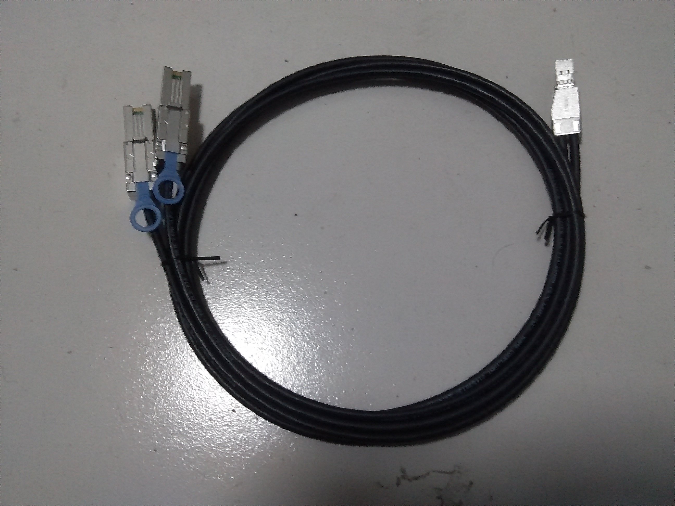 Molex SFF-8644 8X TO 2*SFF-8088 4X MiniSASHD 4.0m 1110684024