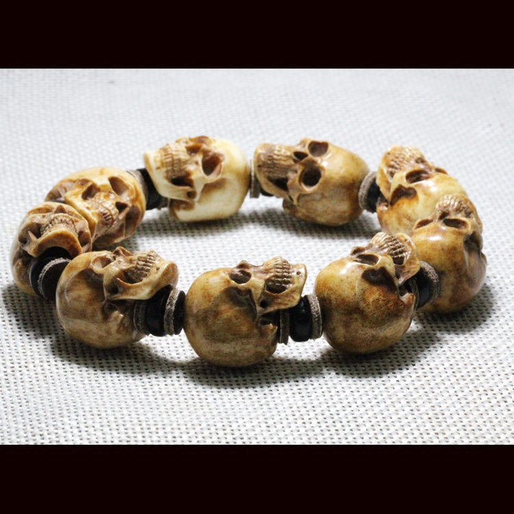 Men's Natural Dyed Antler Skull Bracelet, Evil Spirit Bone Bracelet for Hand Holding
