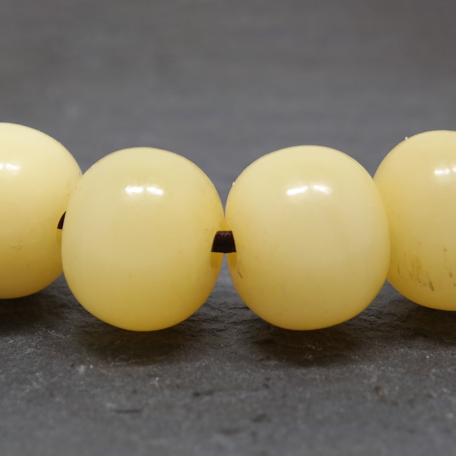 Aging Deer Bone Hand Strings Hand Condensed Milk Yellow 18 Handstrings Handout 14mm Apple Round Nirvana