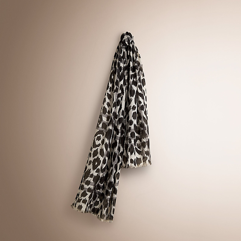 Burberry博柏利 动物纹拼格纹丝毛混纺围巾 40047741