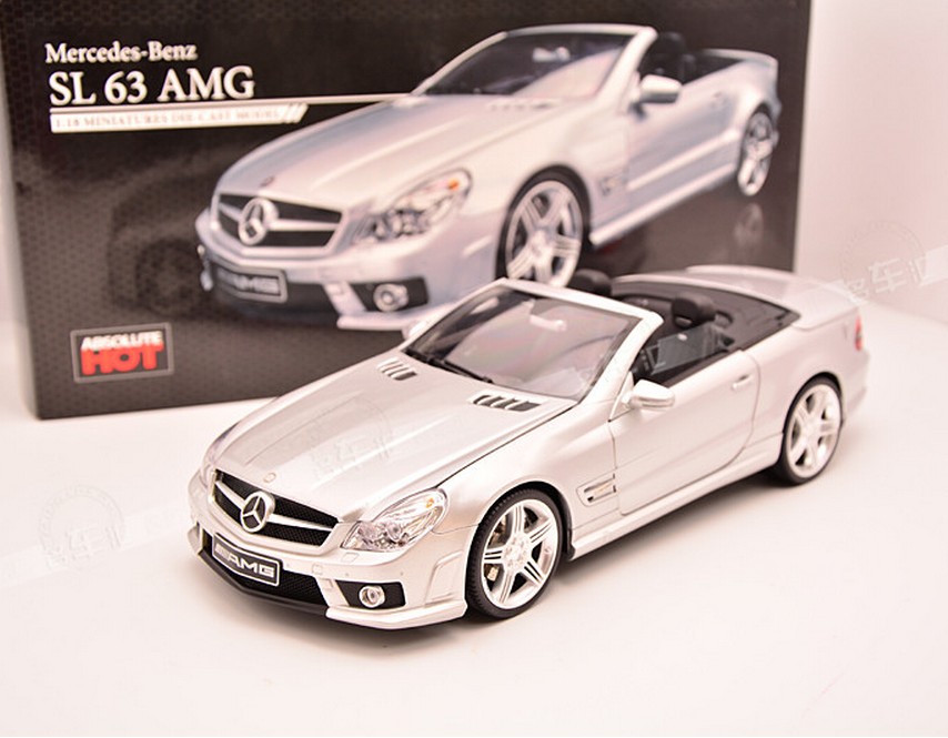 Pepper 1:18 Mercedes SL63 AMG Silver Folding Convertible Model