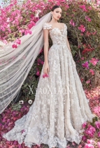 Wedding gown 2021 new spring straight shoulder princess dream sweet and sexy deep v handmade brigade pat on the real