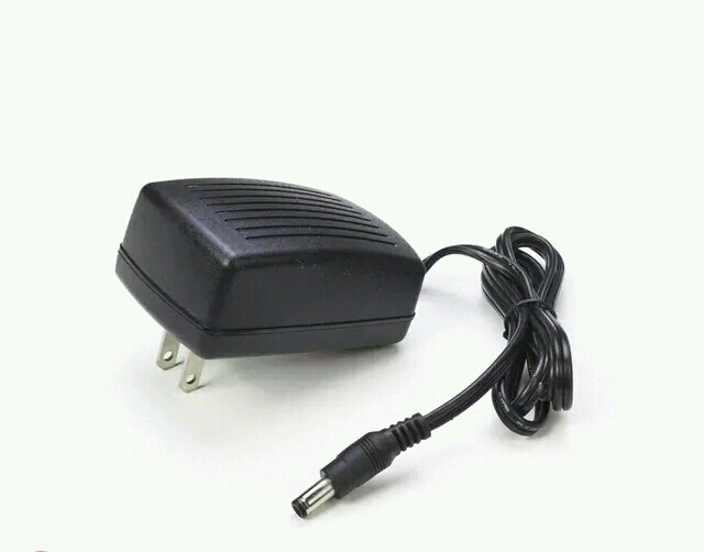 Xianke Jinzheng Xia Xin Changhong Shanshui 9-12V Mobile DVD Charger Video Machine Adapter 4 0 Ports