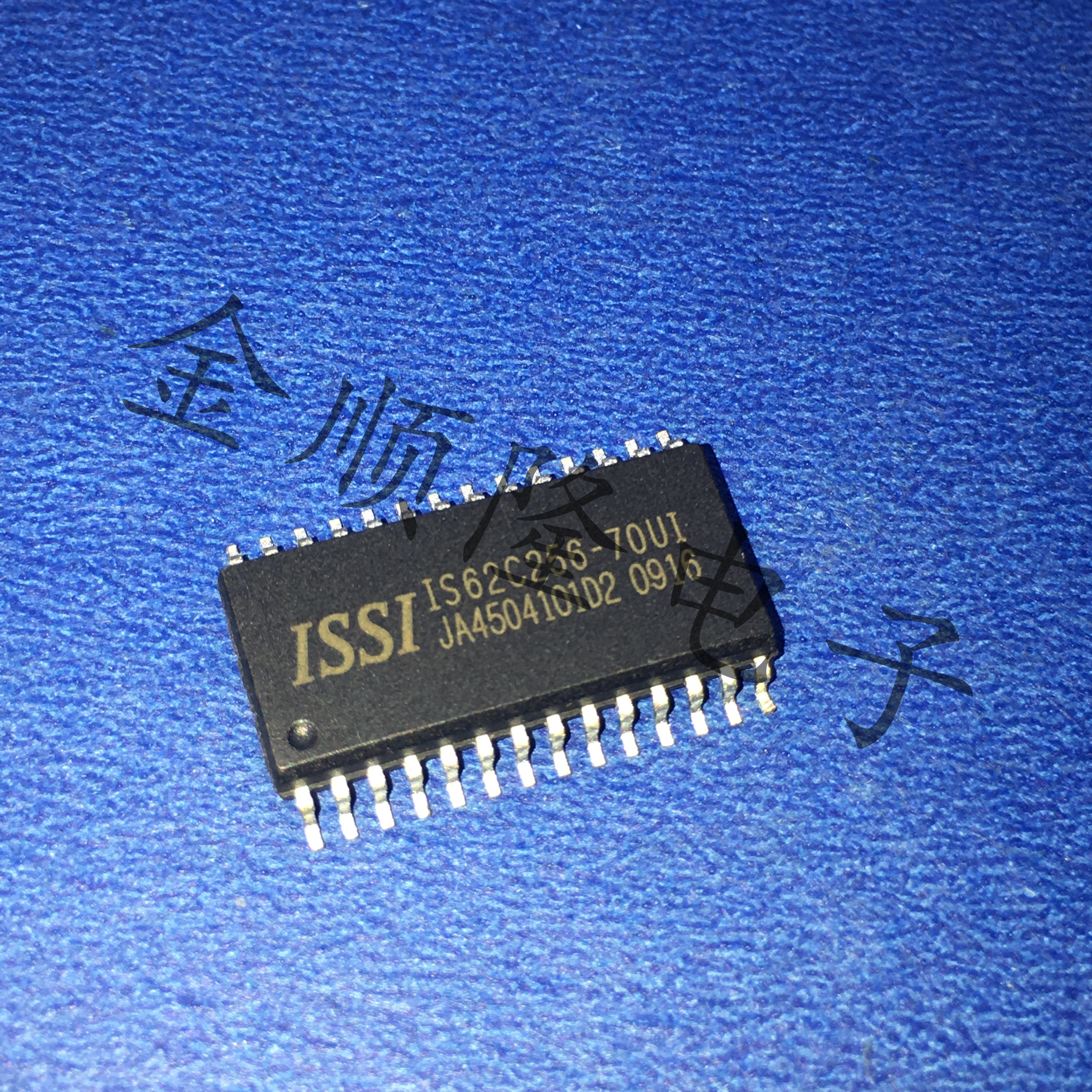 IS62C256-70UI original installed ISSI 32K x8 Low power CMOS RAM in one piece for sale
