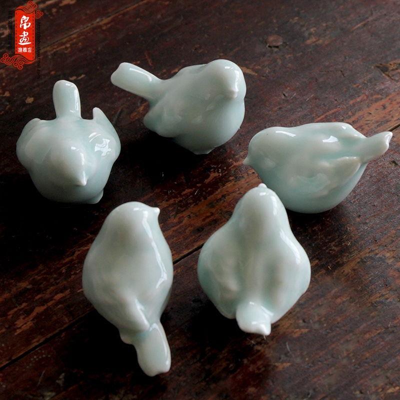 Jingdezhen ceramic manual shadow green ceramic, lovely mini ladybird furnishing articles study the desktop small ornament