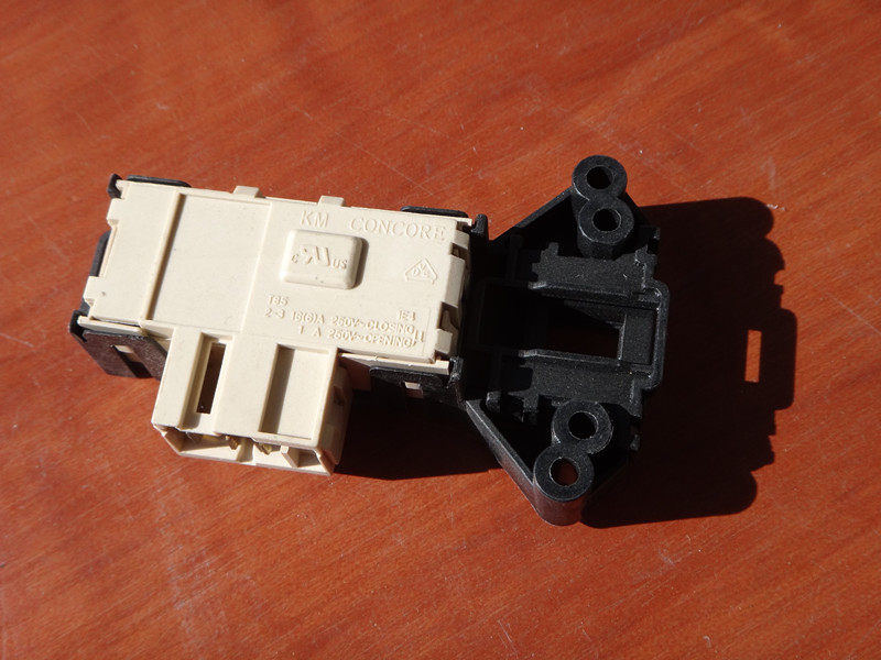 Drum washing machine Door lock Door switch KM-2 picture on it