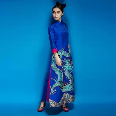 Cloud decoration totem original women's robe Western dress ethnic style Late Qing hand embroidery Old embroidery auspicious dragon dragon female robe