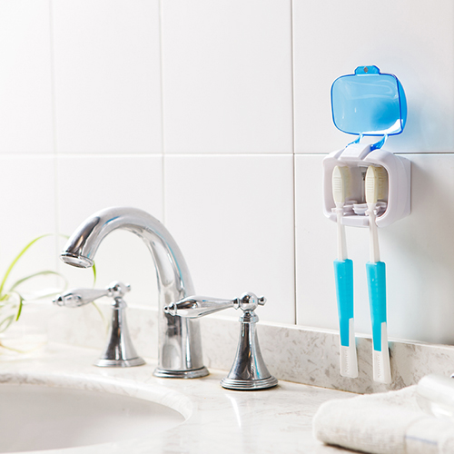 UV-disinfection toothbrush holder wall-mounted toothbrush holder with toothbrush sterilizer sterilized creative toothbrush holder