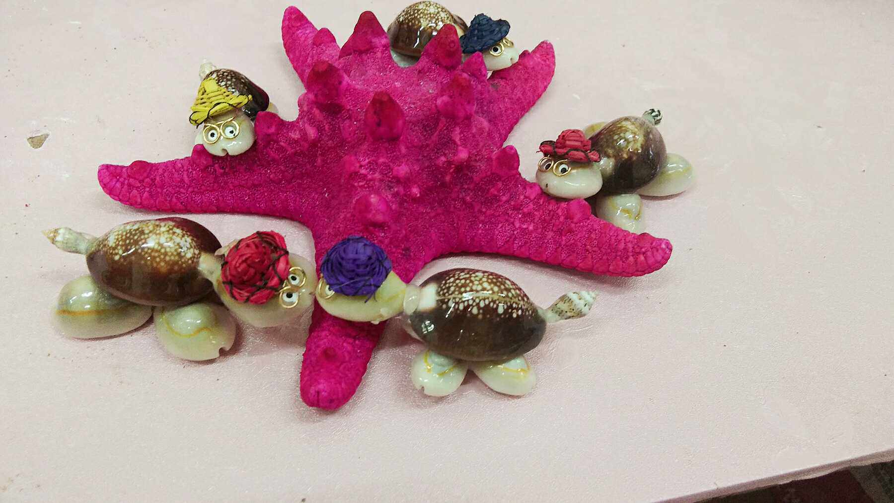 Natural sea snail shell straw hat Little Doctor Utortoise hot sell ground stock source Handicraft children toy swing pieces