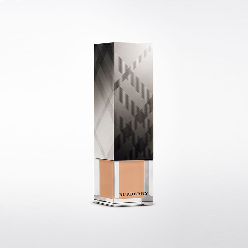 BURBERRY/博柏利丝柔珠光亮彩粉底液 SPF15PA+++米色26号39505541