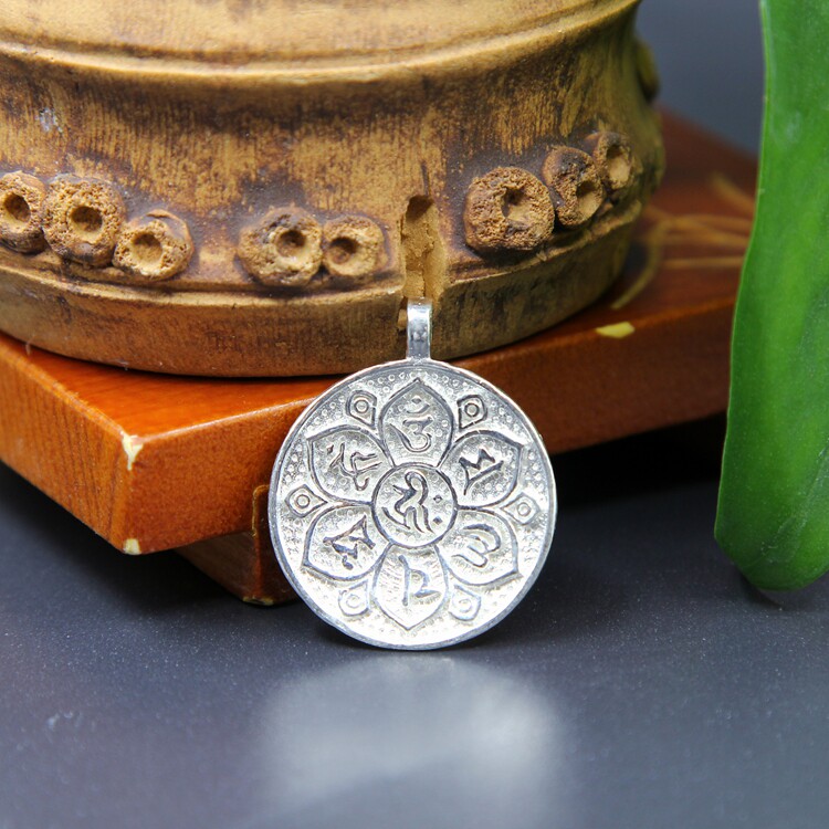 Tibetan Buddhist Pure Silver Six Words Real Words Pendant Pendant Necklace Pendant Necklace-The Little
