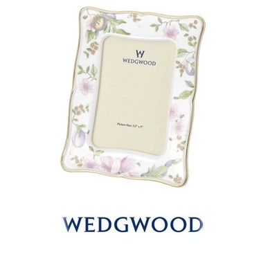 Brand New British-Made Wedgwood Sweet Plum Peony Photo Frame Gift Box Brand New British-Made Wedgwood Sweet Plum Peony Photo Frame Gift Box