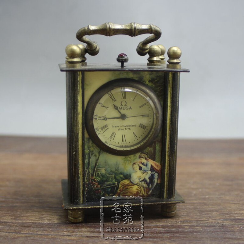 Vintage home decorations Living room clock Brass copper mechanical clock European portable small clock ornaments