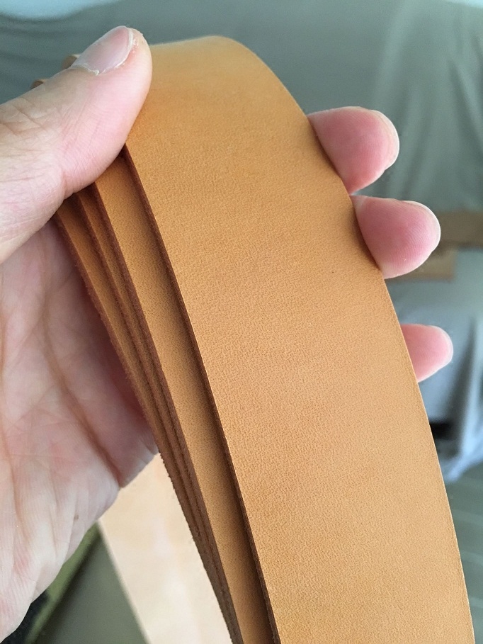 Italy Heavy Grease Plant Tannic Leather Semi-finished Leather Strap Strips Natural Nectar Brown