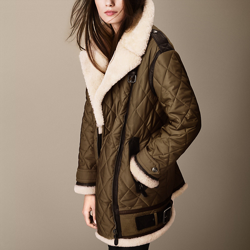 BURBERRY/博柏利女士毛羊皮装饰宽松绗缝飞行员夹克 39464351