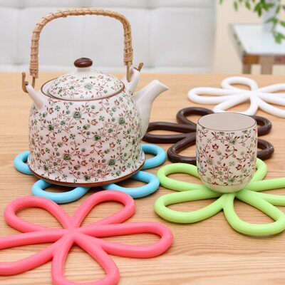 High-quality plum-shaped anti-scalding heat insulation mat, non-slip dining table, pot mat, coaster, bowl mat, large flower silicone pot mat