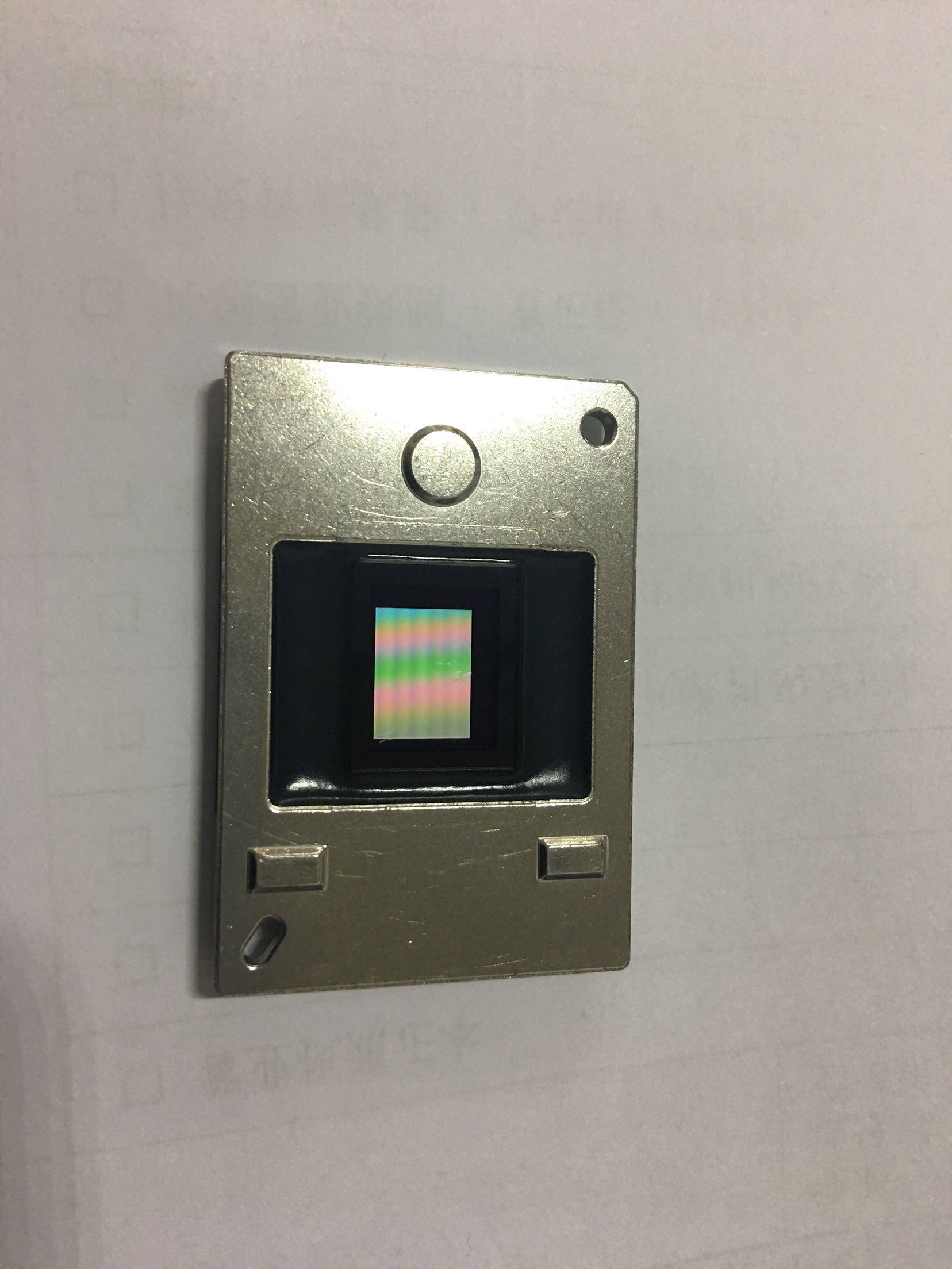 Sale of a 1076-6138W6139WDMD chip a few point projectors