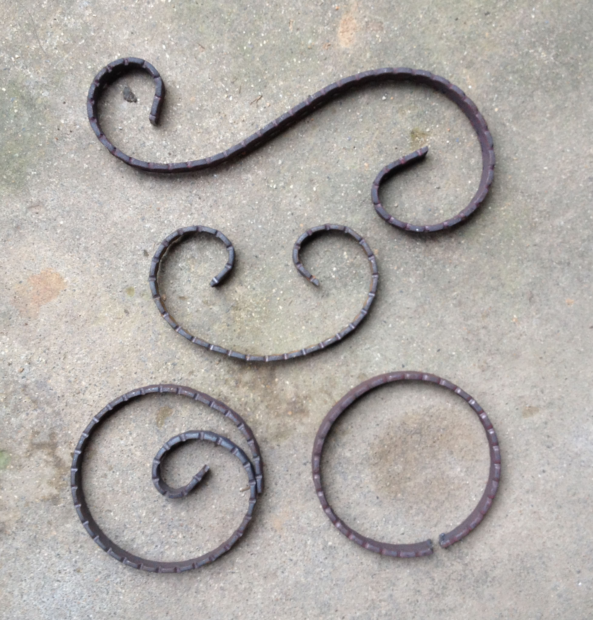 Iron Flower Iron Art Accessories Gate Stairs Guardrails Spare Parts Flat Iron Bend Flowers Scattered Pieces Iron Art Combined Flowers Pieces C Circle S