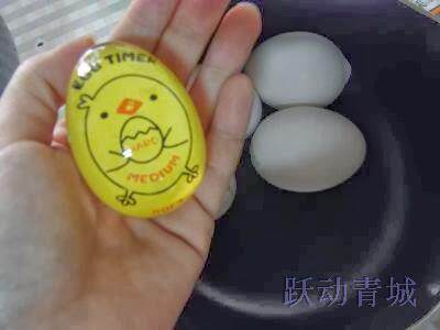 Japanese gadgets Boiled eggs artifact Boiled eggs Cut eggs Breakfast helper Boiled eggs cooked a few minutes at a glance 