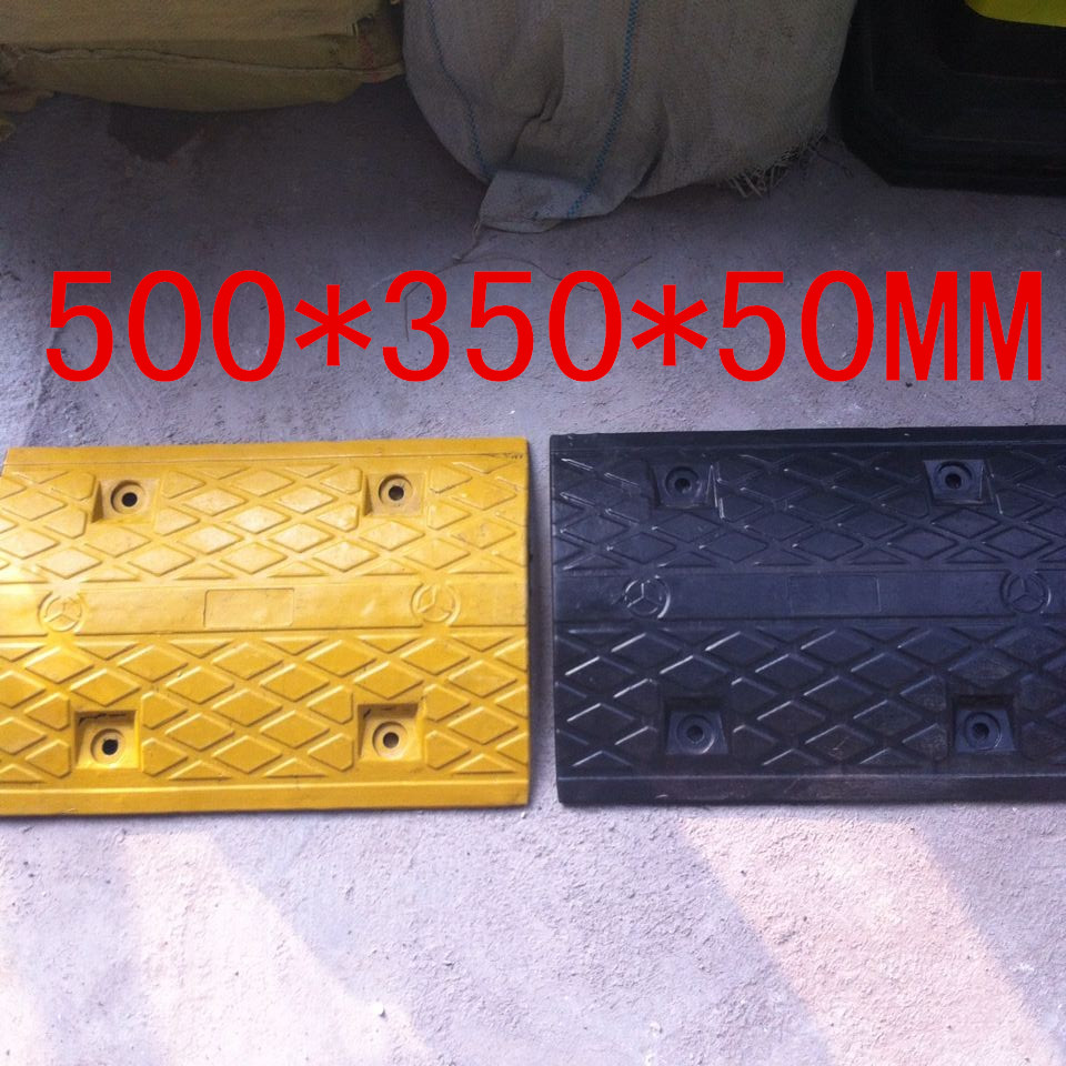 Wanfu high-quality rubber diamond deceleration belt 500*350*50MM deceleration plate deceleration ridge traffic facilities direct sales