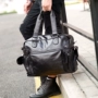 Thời trang đường phố nam túi đeo vai Messenger túi xách nam túi xách phiên bản Hàn Quốc giản dị của xu hướng túi du lịch thủy triều balo du lịch