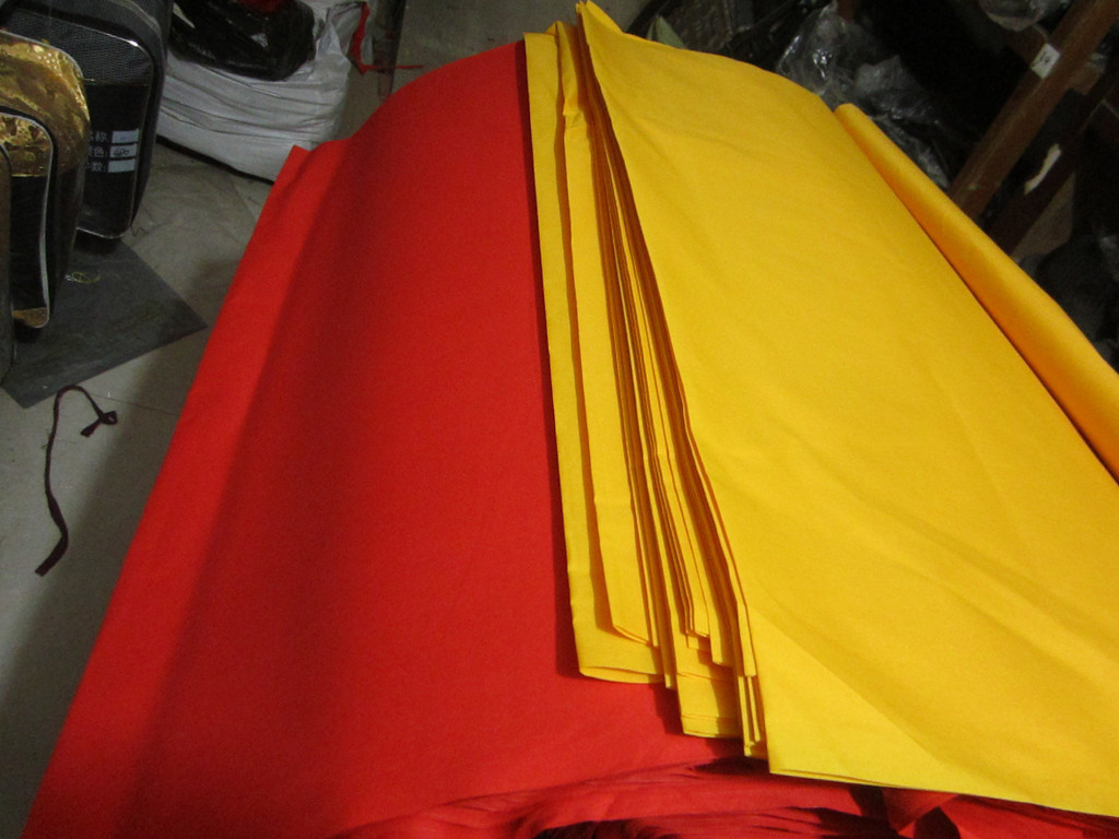 Big red cloth Black cloth Yellow cloth Blue cloth Green cloth Rose red cloth White cloth Diamond cotton fabric width 87cm Length 98cm1 7 yuan