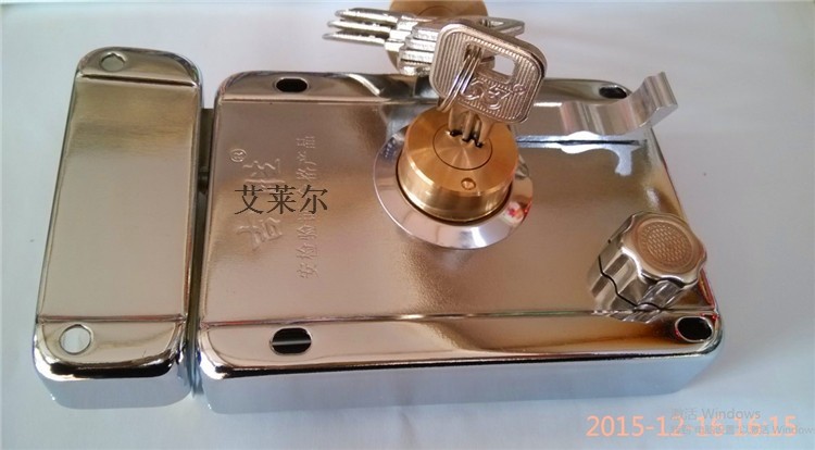 Jisheng pure copper lock core old-fashioned iron door lock exterior door lock wooden door door lock anti-theft door lock crescent moon atomic key