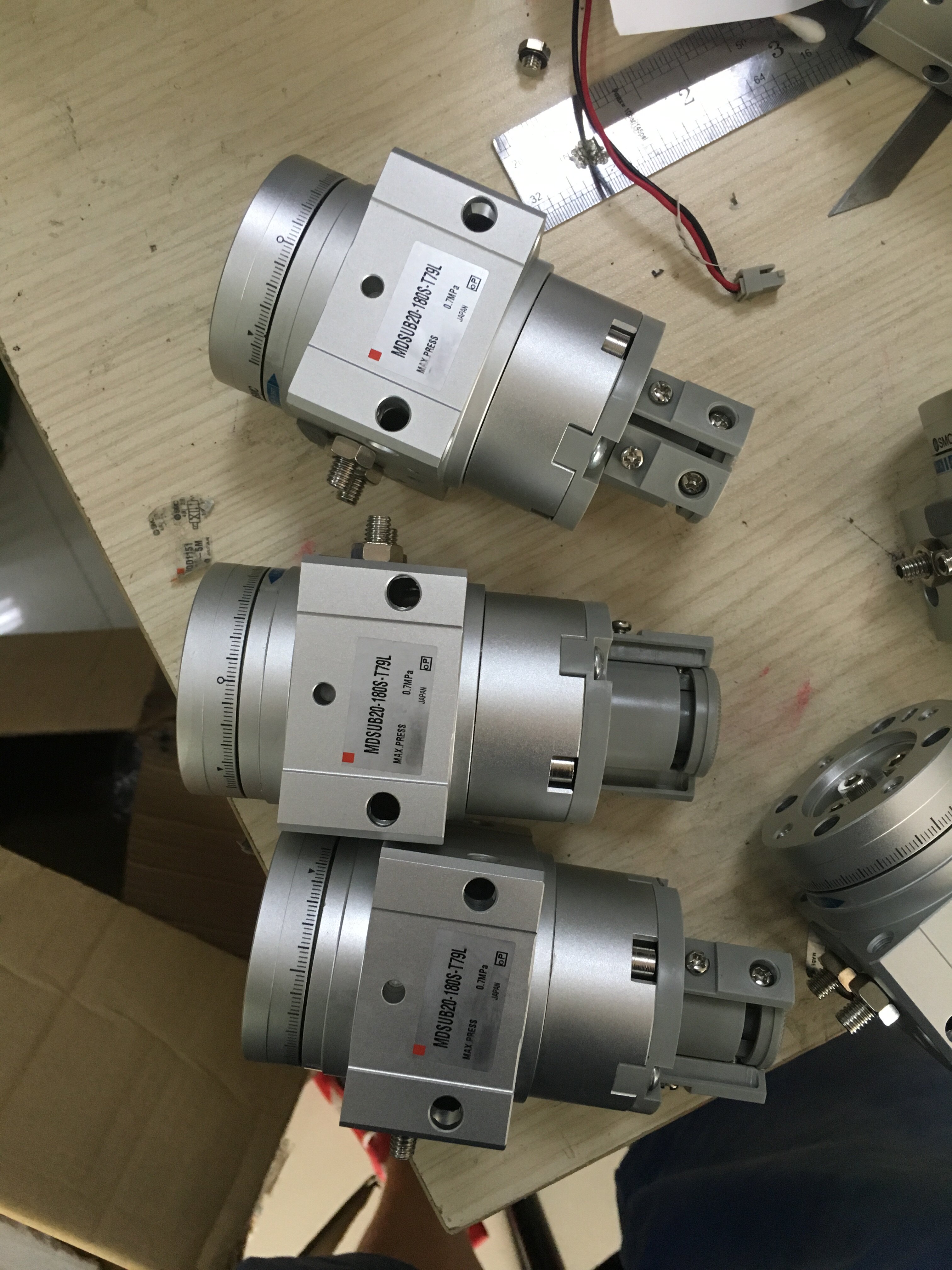 SMC swing table cylinder MDSUB20-180S-R73L MDSUB20-90S-R73L with two magnetic switches