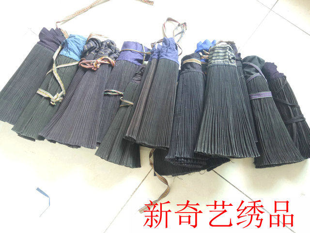 Old embroidered Miao ethnic handmade embroidery sheet minority handmade embroidery Miao ethnic handmade old cloth skirt T2036