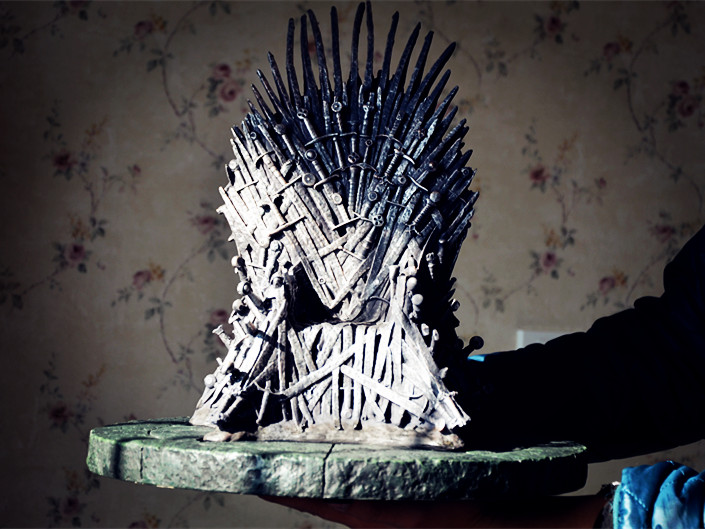 Game perimeter domestic reengrave version 35 * 35 * 36cm resin Iron Throne in the brand new spot power