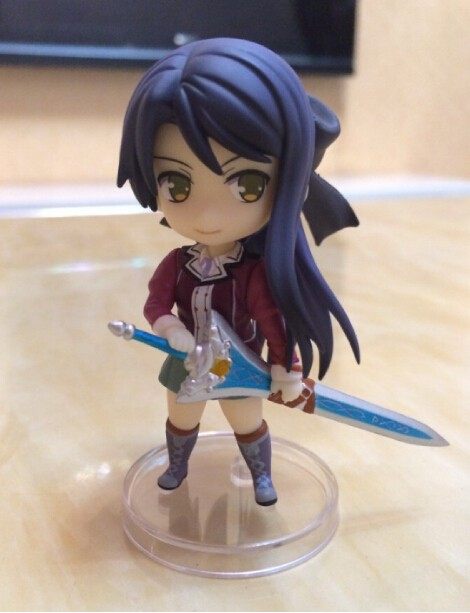 The trajectory of the legend of the flash of the hero Laura Q version Hand B box double-hand sword Laura Q hand office random hair