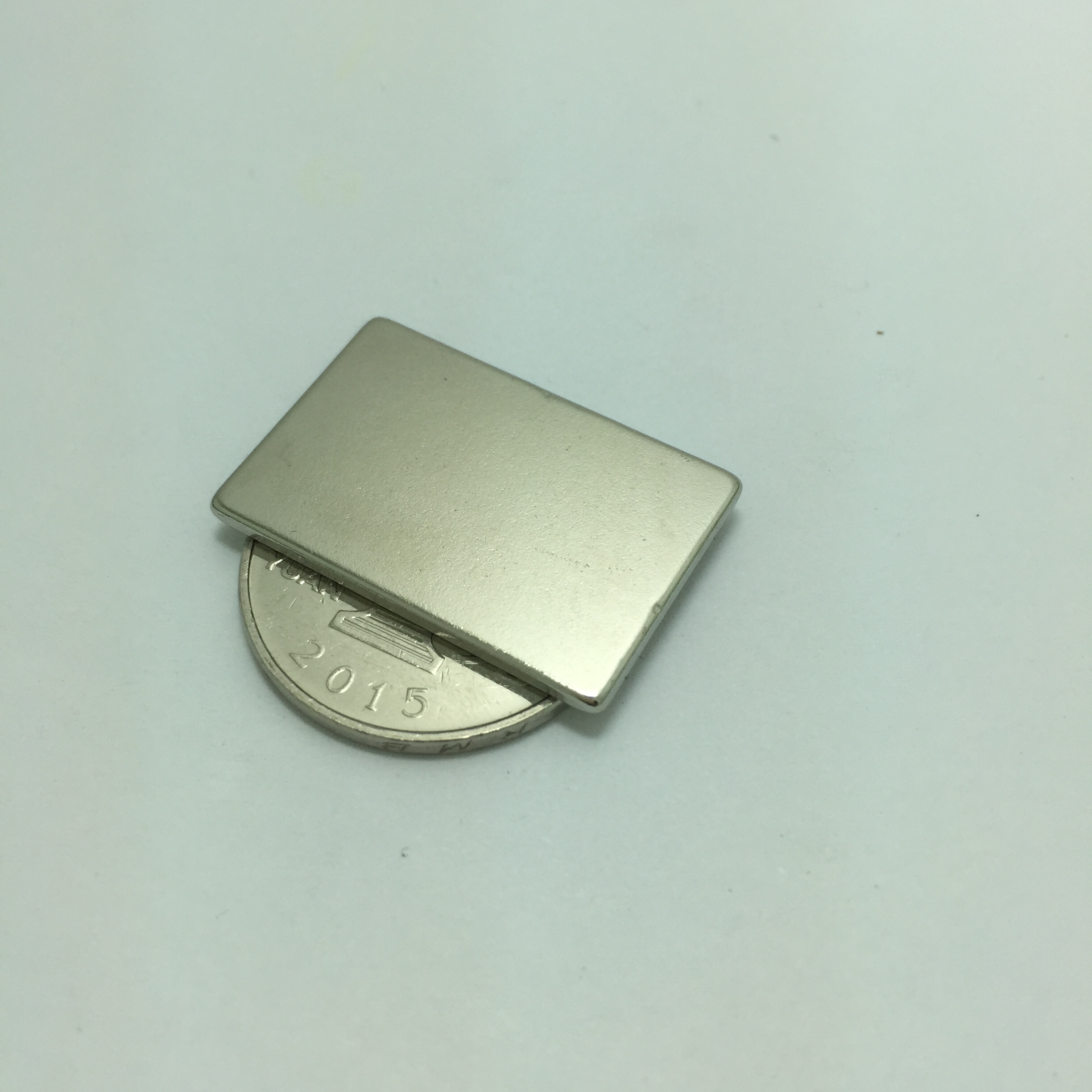 Super strong magnet rectangular F30X20X2mm permanent magnet king iron-absorbing stone NdFeB magnetic steel strong magnetic 30X20X2mm