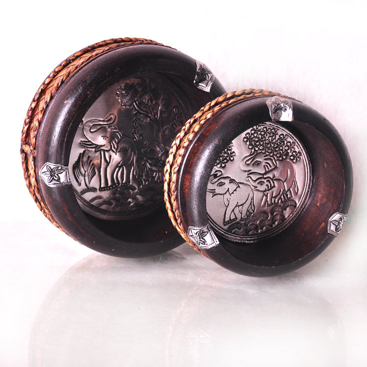 Thai solid wood creative men's personalized fashion ashtray Southeast Asia retro decoration ornaments ashtray home accessories