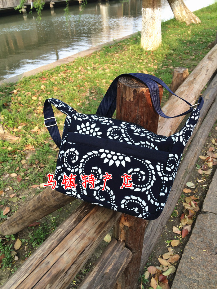 Wuzhen characteristics of pure cotton wax dyed blue printed cloth bag bag bag bag bag mom bag bag