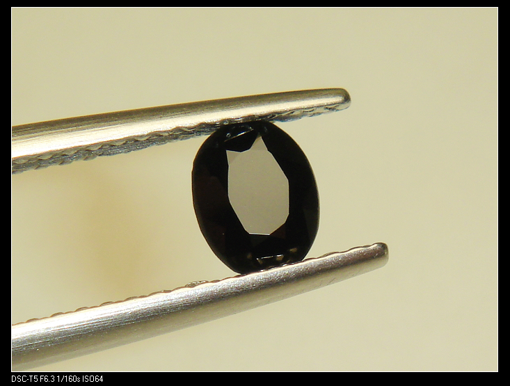 ミャンマー・モゴック産 世界トップ10の希少宝石 セレンディバイト VVS 0.56ct