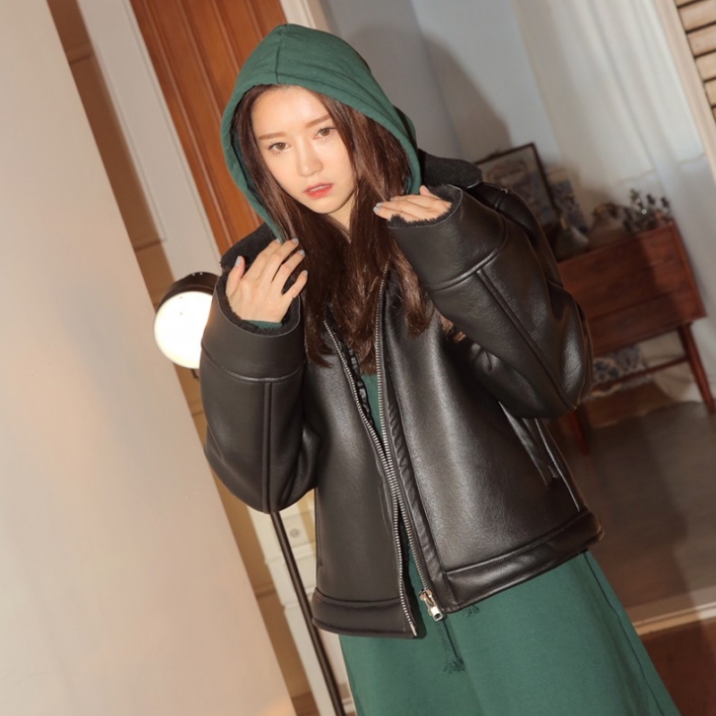 韩国stylenanda官方正品 时尚款仿毛皮一体翻领外套－黑色