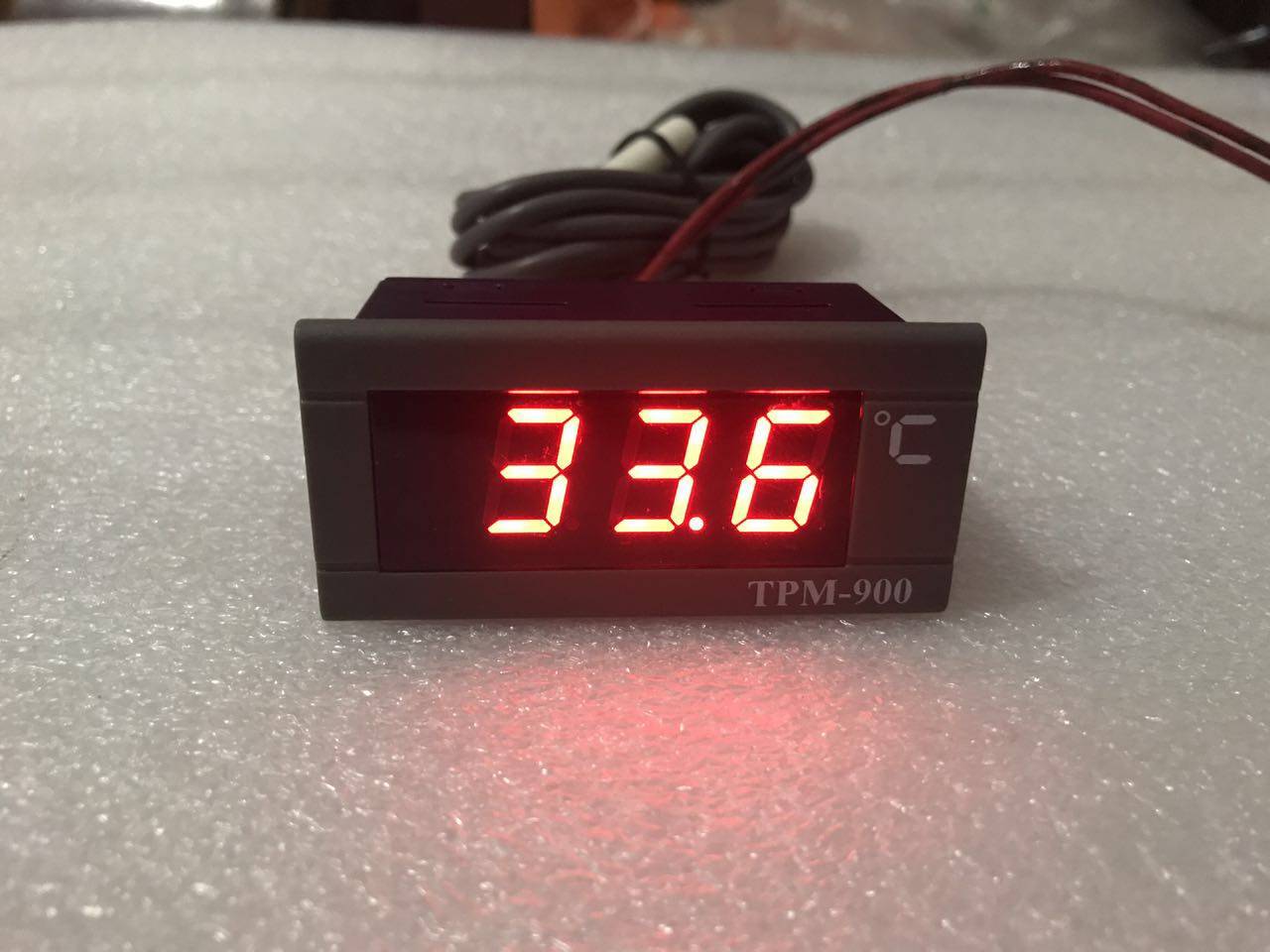 TPM-900 EMBEDDED DIGITAL THERMOMETER CAR THERMOMETERS REFRIGERATED CABINET DISPLAY CABINET THERMOMETERS TEMPERATURE GAUGE