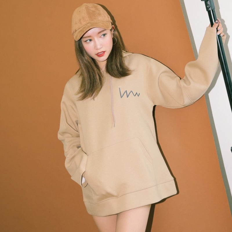 韩国stylenanda官方正品 心电图刺绣点缀连帽卫衣-米色