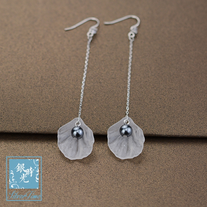 Silver time S925 pure silver earrings insert drilling shells Black Pearl Ear Hook Earrings Streaming Suear Pendant chambezé Everest