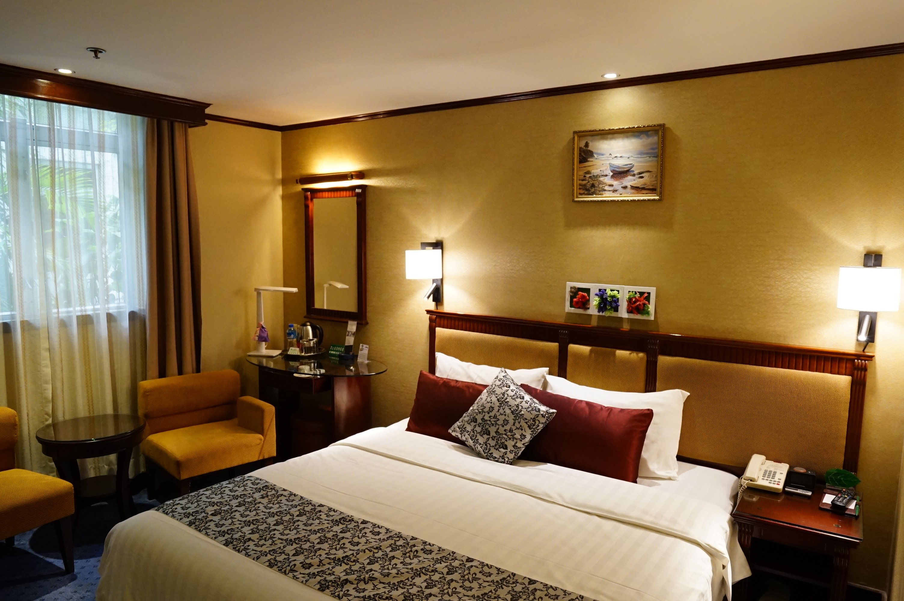 Standard large bed room at ten thousand incident hotel in Macau