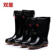 Đôi giày cao gót nam màu đen đôi giày cao gót màu đen cộng với đôi giày cao su nhung ấm áp đôi giày đi mưa mùa đông axit và đế gân kiềm cộng với đôi giày cotton