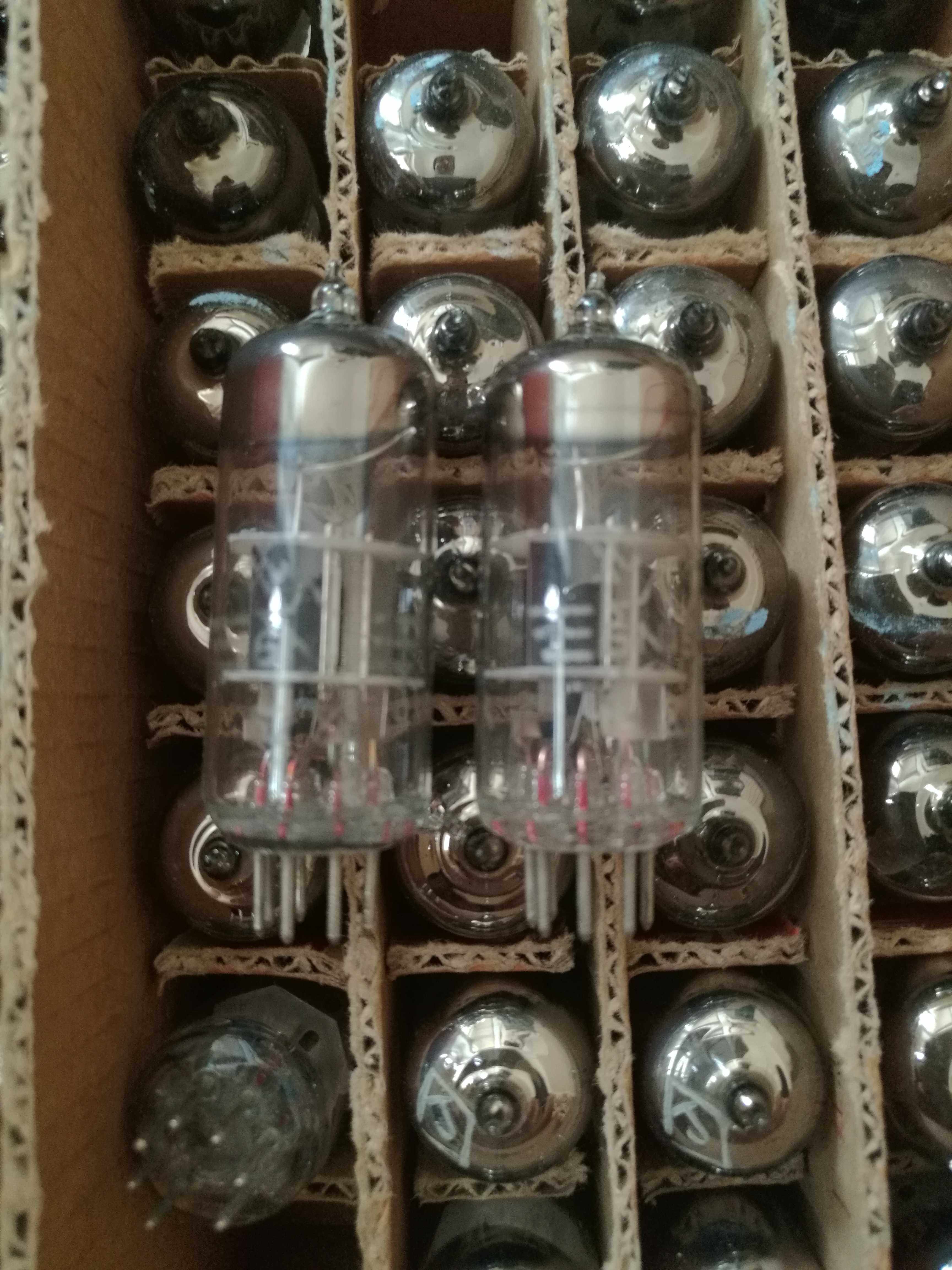 Please new vacuum tube original box original certificate Beijing 6N15 One box RMB990  100 only