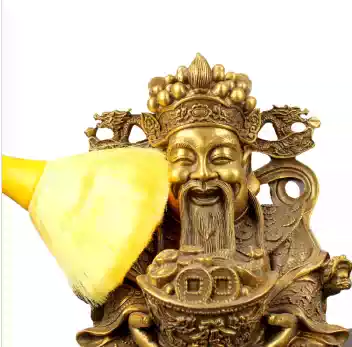 Clean up dust, Buddha dust, clean up Buddha dust, shrines, clean Buddha statues, brushes, Buddhist supplies