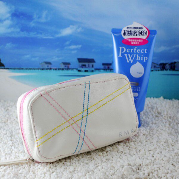Limited white powder leather cosmetic bag Small storage bag Mobile phone bag clutch bag Good quality