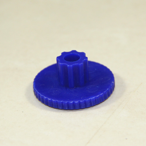 Crank cap removes wrench with one - deck crank tool to remove one - deck crank tool