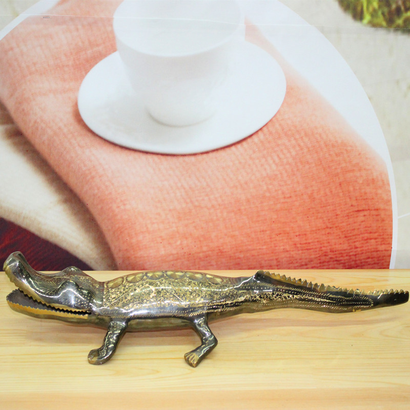 Pakistani handicraft imported copper 24-inch lucky crocodile home decoration craft gift decoration BT464